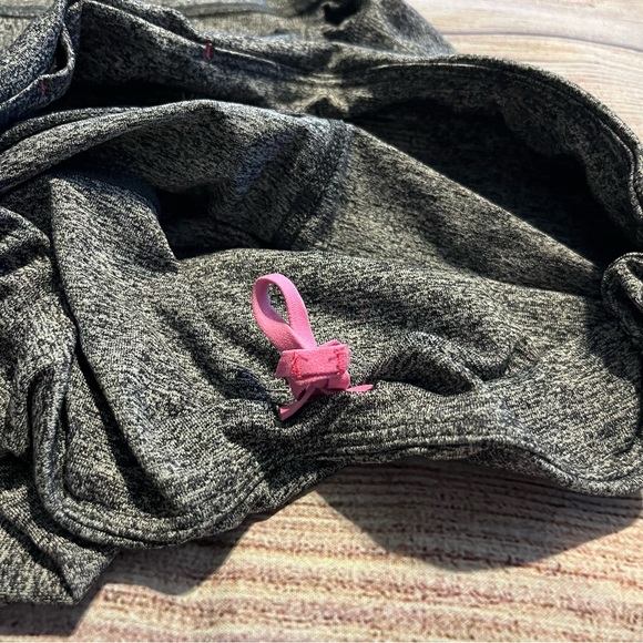 Gray Victoria’s Secret VSX Sport Calf Length Leggings, Drawstring Waist, Small - Picture 6 of 7